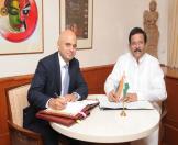 Signing of MOU between India & UK-05